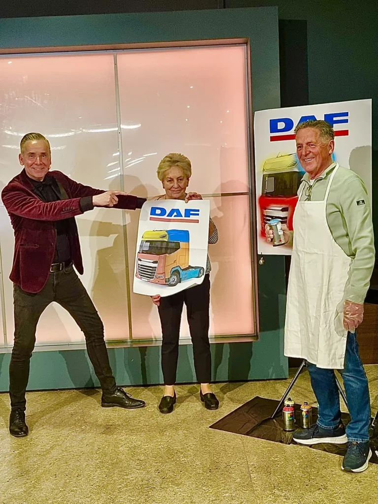 Jan Smulders goochelaar bij DAF Trucks Eindhoven