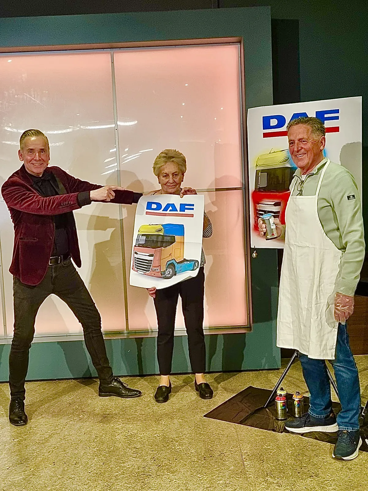 Jan Smulders goochelaar bij DAF Trucks Eindhoven